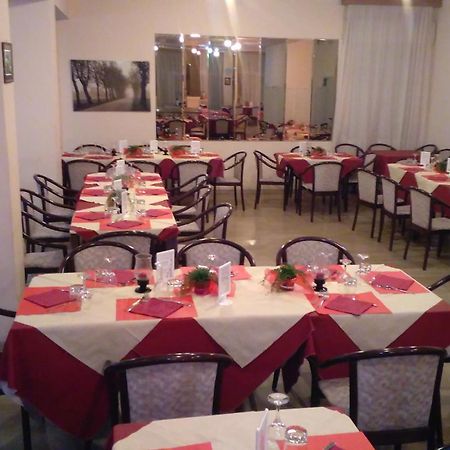 Hotel Glenn Rimini Ngoại thất bức ảnh